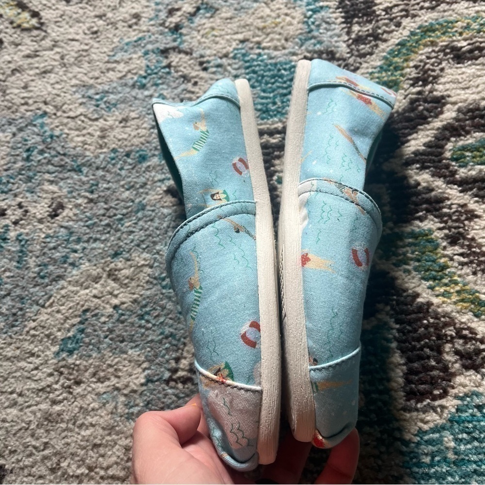 Light blue swimming themed Tom’s flat shoes - Picture 7 of 8